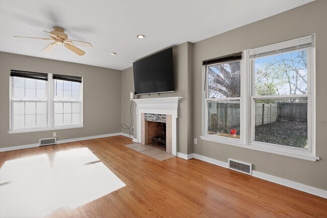 Foto del edificio - 800 W Joliet St