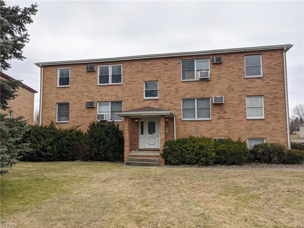 1977 Wolosyn Cir Unit 6, Youngstown, OH 44514 Room for Rent in