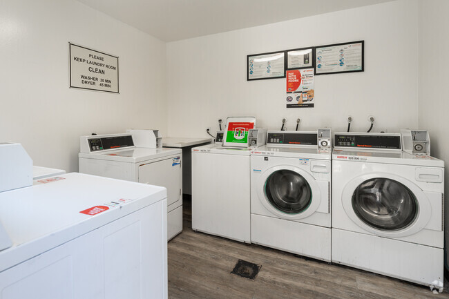 Laundry Room - Oak Grove