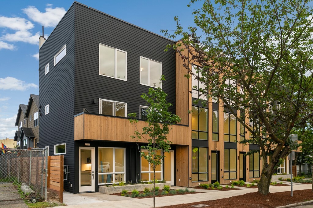Foto principal - 102 25th Ave