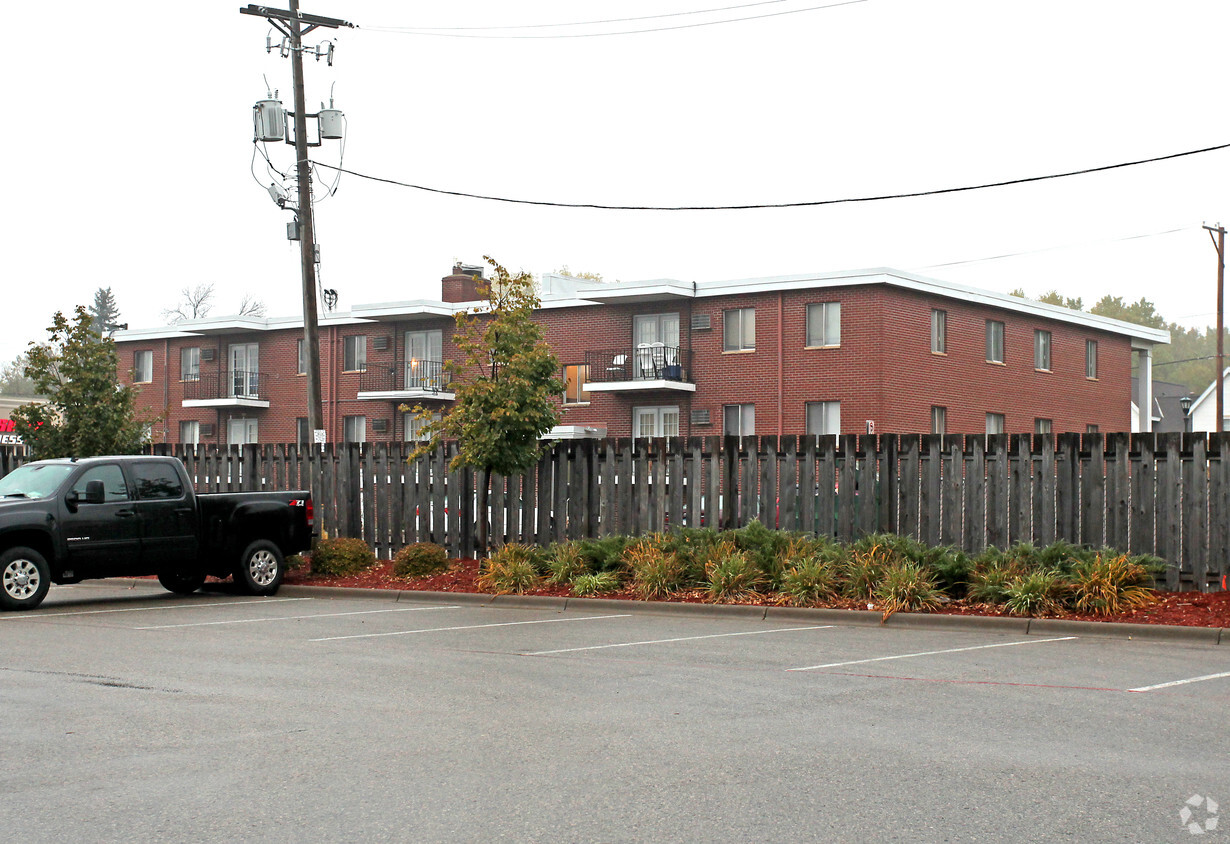 Building Photo - Phalen Apts