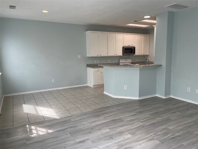 Building Photo - 9022 Elm Drake Ln