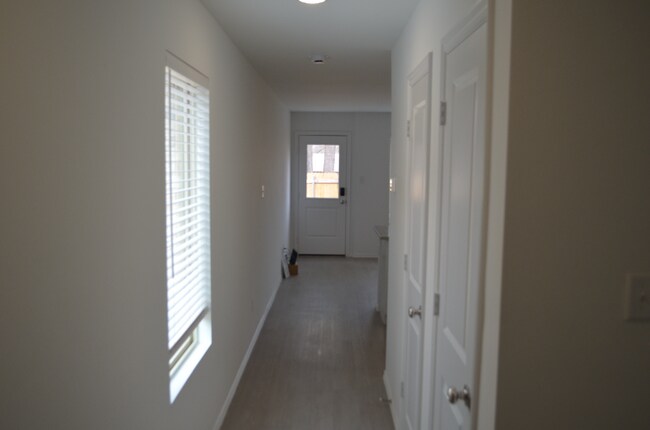 Foto del edificio - 1809 Wolford Wy