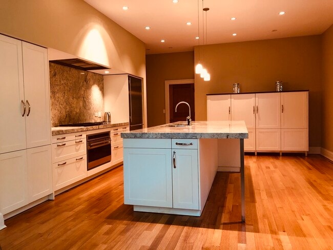 Building Photo - 3 Hillburn Ct
