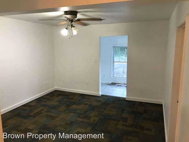 Building Photo - 3 br, 1 bath House - 638 wood river ave.