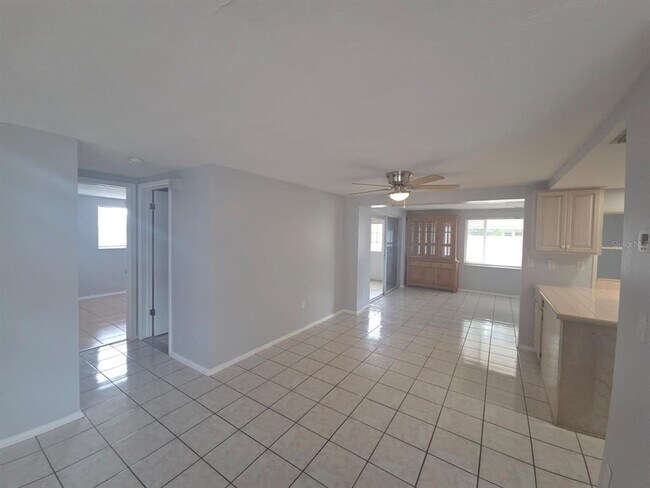 Foto del edificio - 3619 Springfield Dr