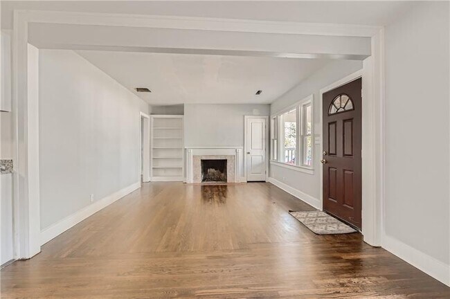 Building Photo - 1877 Camellia Dr