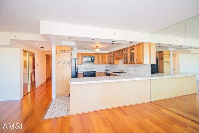 Foto del edificio - 3 br, 2 bath House - 101 Lombard Street #508W