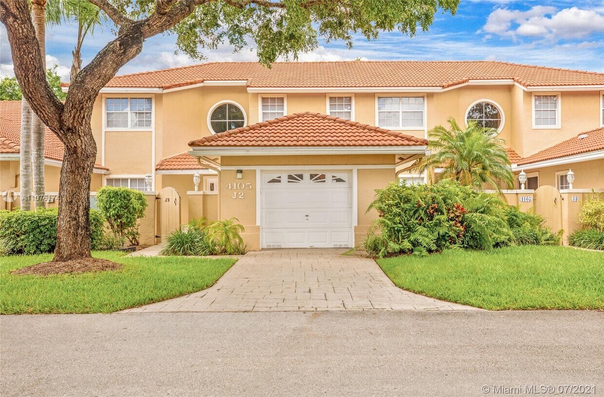 4105 Carriage Dr, Pompano Beach, FL 33069 Townhome Rentals in Pompano