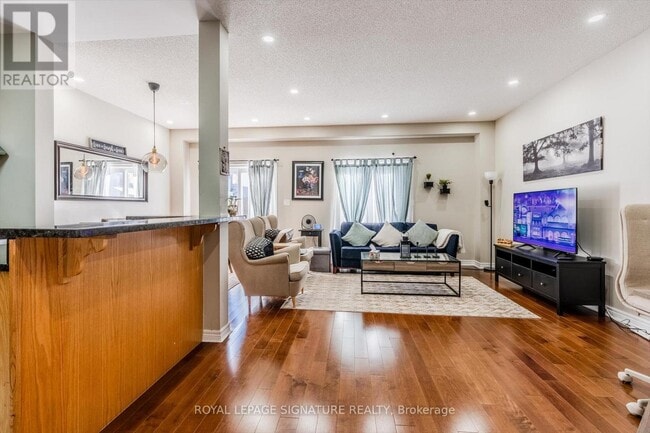 Photo du bâtiment - 7385 Magistrate Terrace