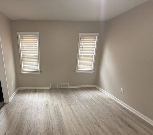 Foto del edificio - Renovated 3-Bedroom Home – We Welcome Sect...