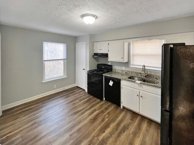 Photo - 920 Ilawood Dr House