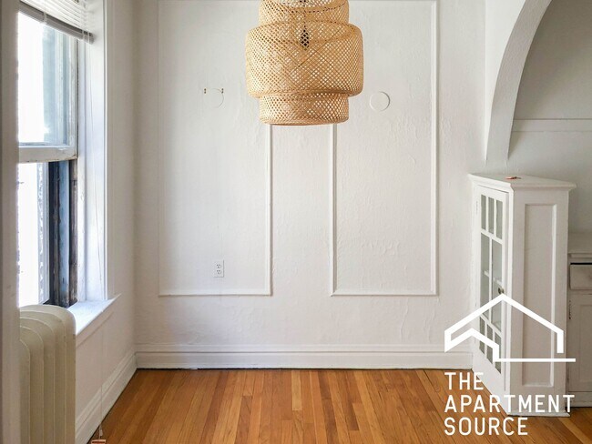 Photo - 432 W Surf St Apartment