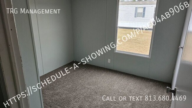 Building Photo - Mobile Home with 3 Bedrooms and 2 Baths Ne...