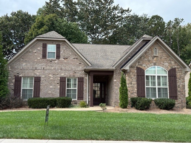 Foto principal - 11247 Matthews Cove Ln