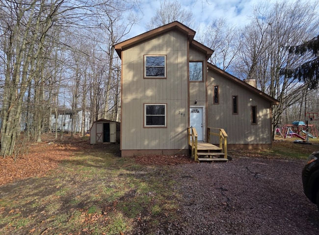 Foto del edificio - Welcome to this charming 3-bedroom, 2-bathroom home located in the scenic Tobyhanna, PA.