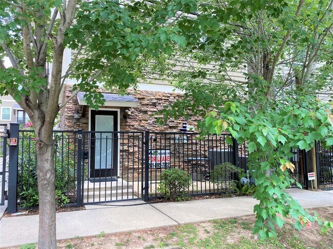 Foto del edificio - 933 W 24th St