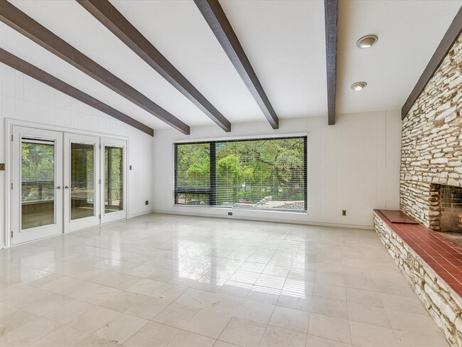 Building Photo - 402 Almarion Dr