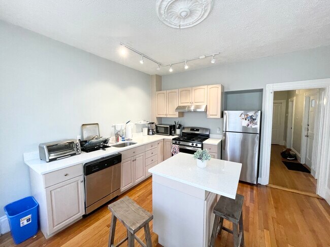 Foto del edificio - 24 Pond St