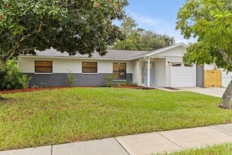Building Photo - 1353 Wildwood Ct
