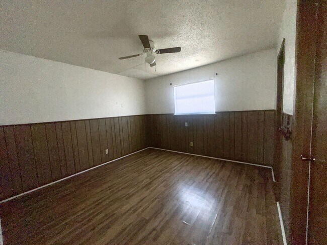 Foto del edificio - Bundrant Apartments