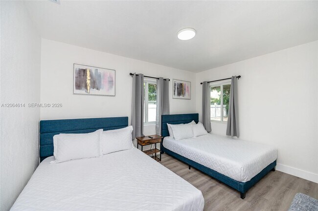 Foto del edificio - 5505 NW 5th Ct