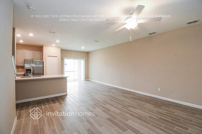 Foto del edificio - 581 Cherry Ridge Dr