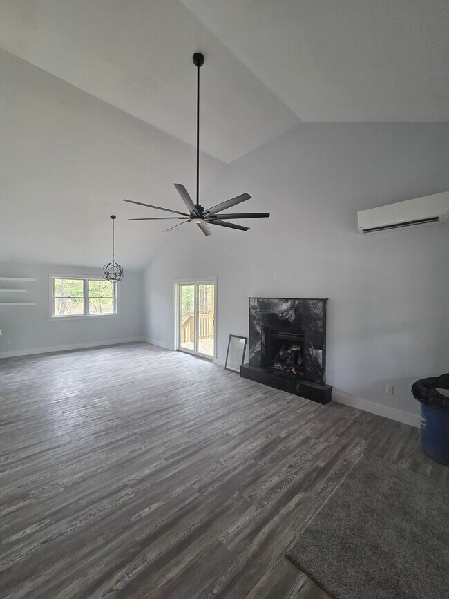 Building Photo - 399 Stony Mountain Rd