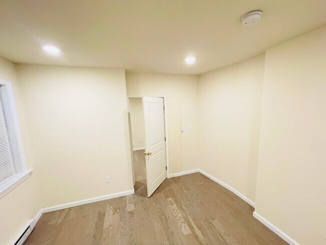 Living room - 131 W Linden St