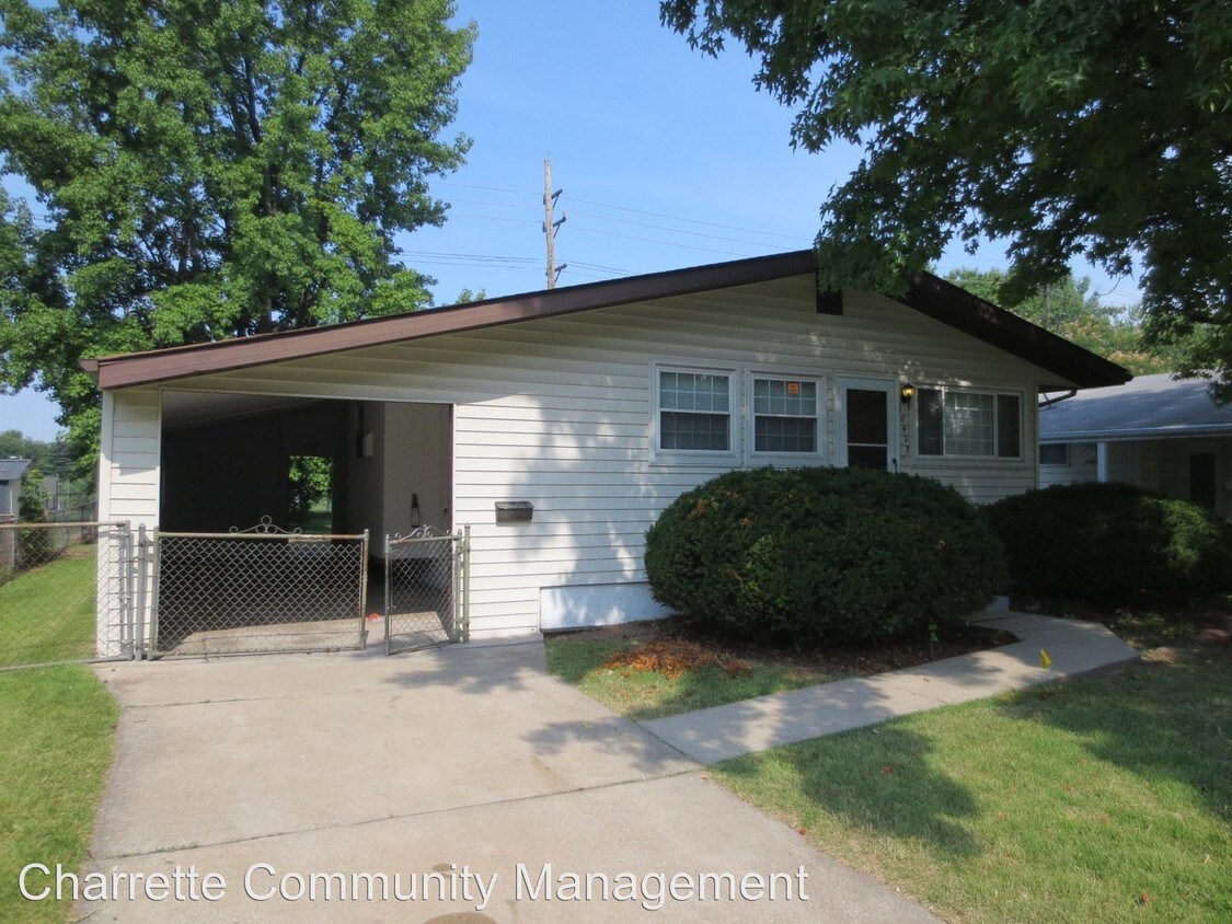 Foto principal - 10427 Lilac Ave