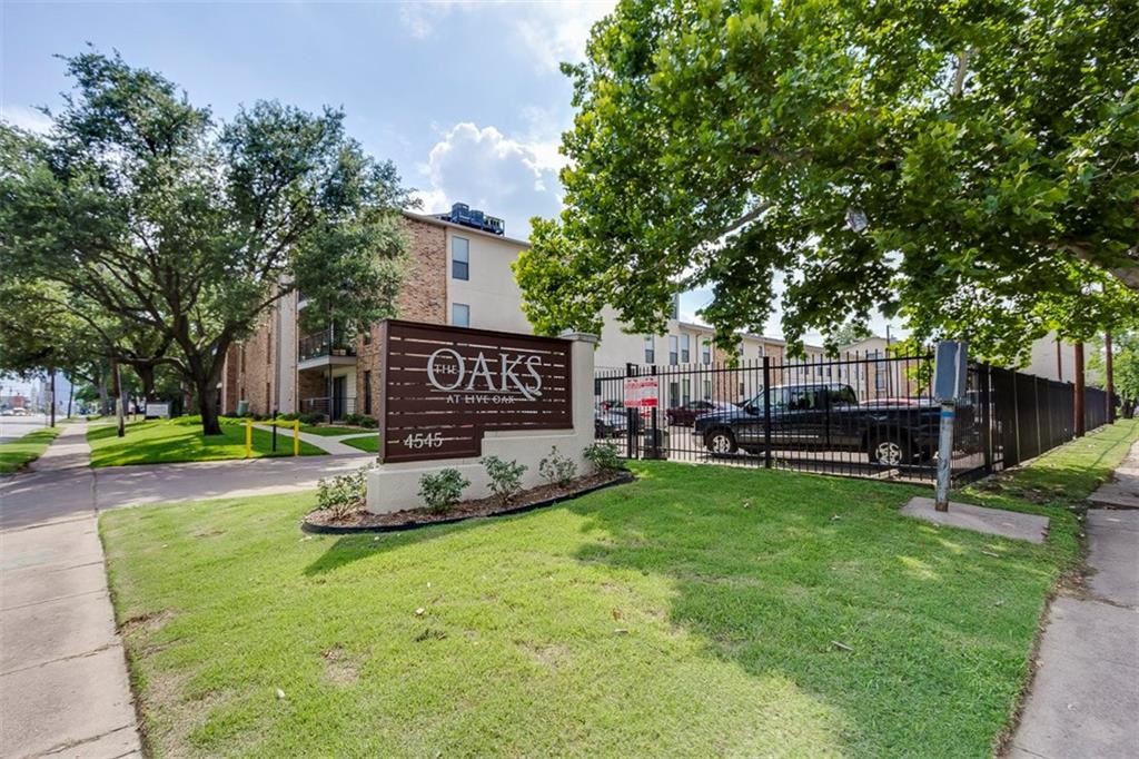 Foto principal - 4545 Live Oak St