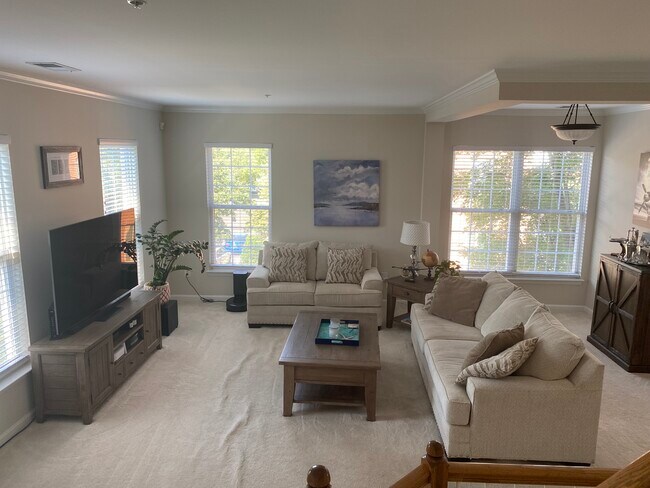 Foto del edificio - 1615B Hunting Creek Dr