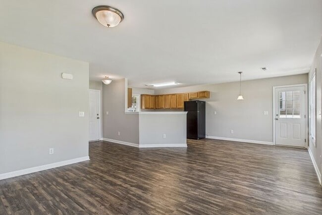 Building Photo - Beautifully Updated 3-Bedroom Home in Gree...
