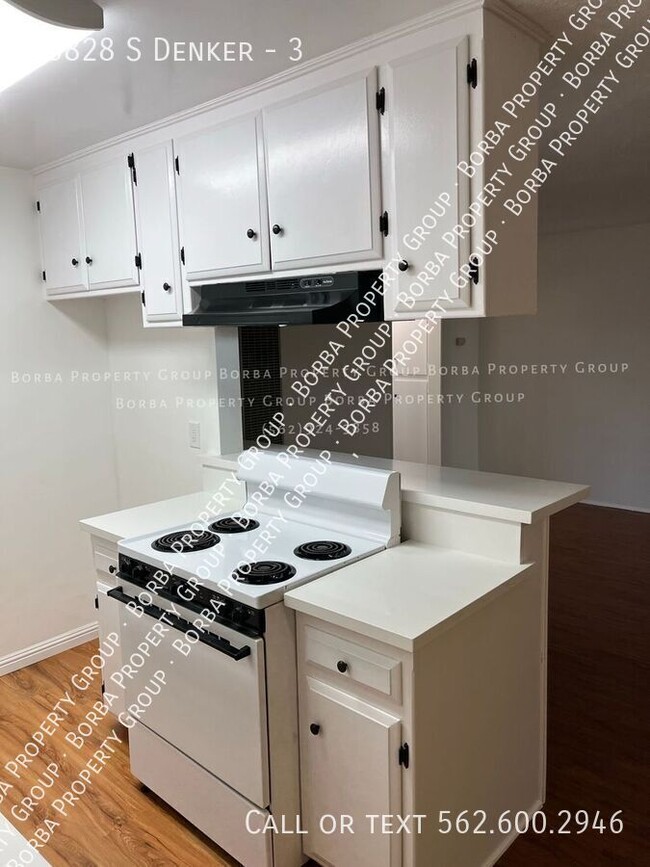 Building Photo - ***$900 OFF 1ST MONTHS RENT***BEAUTIFUL 1B...