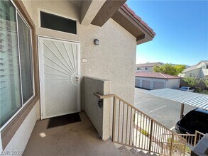 Building Photo - 2305 W Horizon Ridge Pkwy
