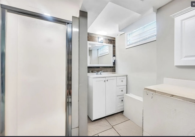 restroom - 25 E 13th St