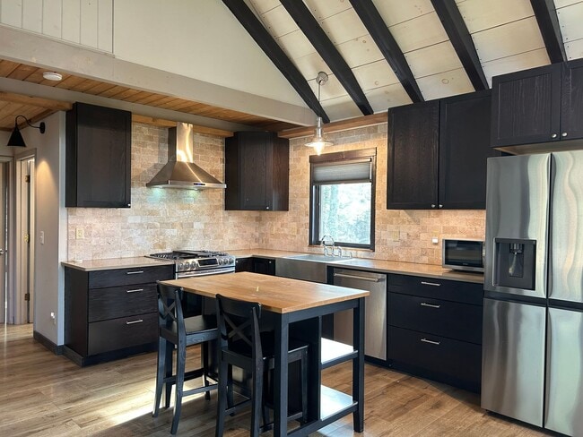 Photo - 1013 Wildcat Road House