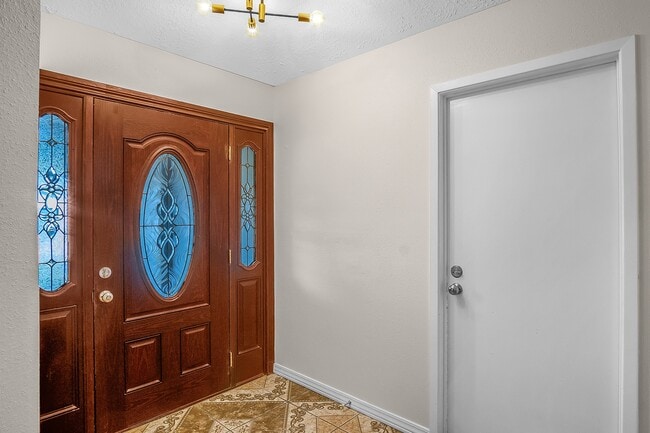 Building Photo - 4909 Meadow Pl Dr