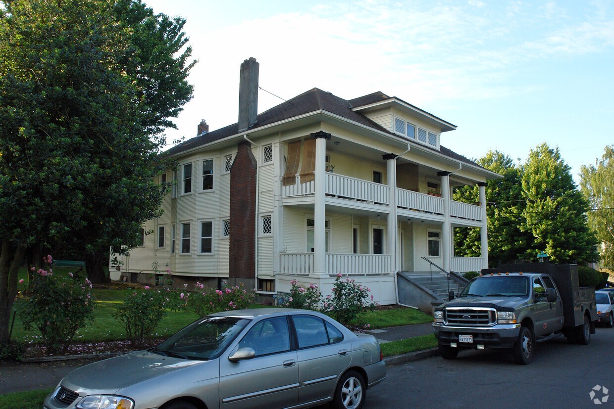 Foto principal - 132 SE 18th Ave