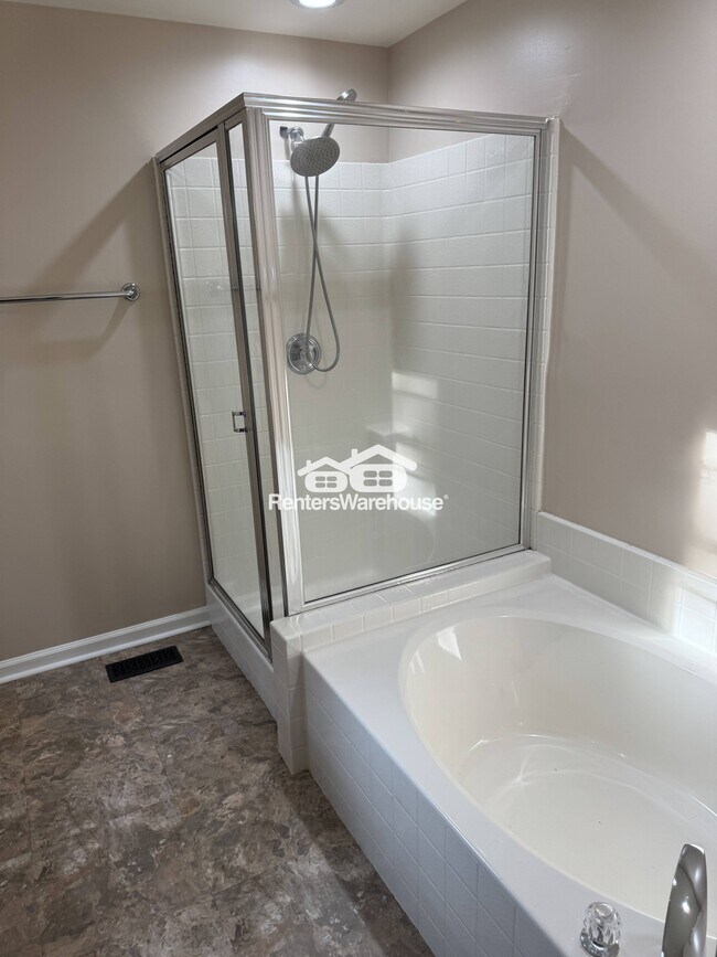 Foto del edificio - 8026 Stone Haven Dr