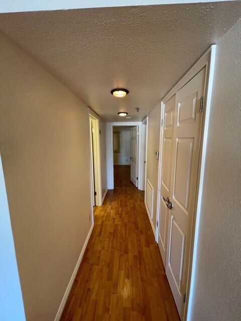 Building Photo - 1020 Davis Ave