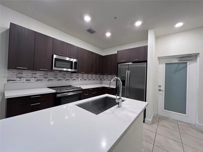 Foto del edificio - 8265 NW 41st St