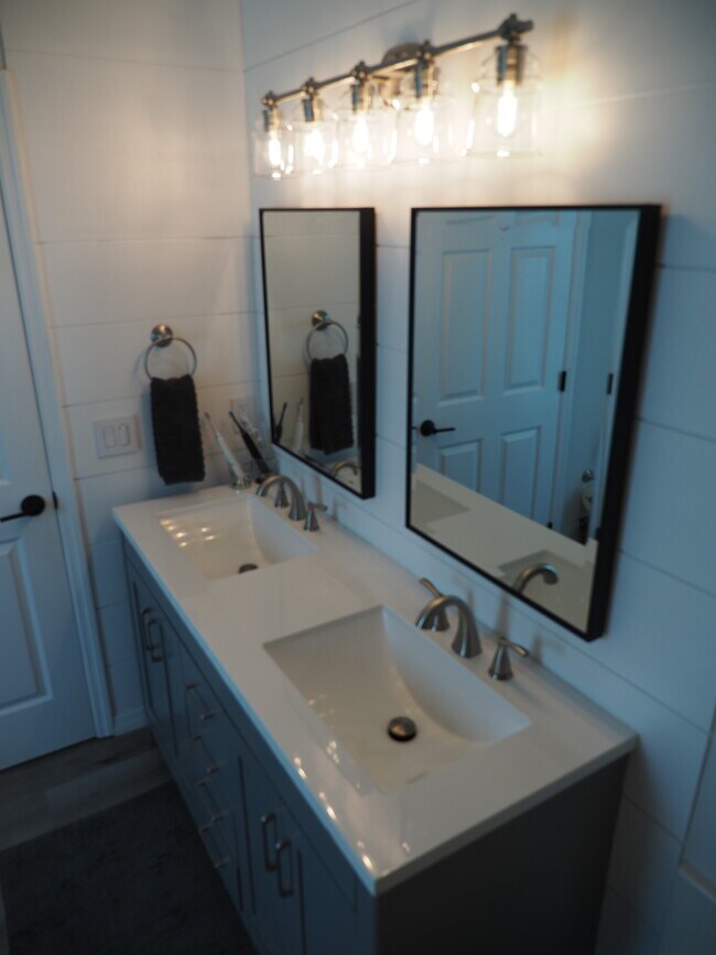 Foto del edificio - 1601 SW Ocean Cove Ave