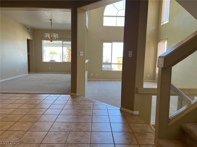 Foto del edificio - 8640 Castle Hill Ave