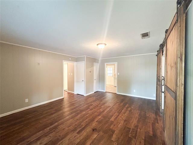 Foto del edificio - 913 W Main St