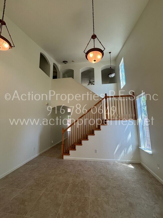 Foto del edificio - Action Properties offering West Roseville,...