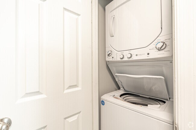 2BR, 1BA - Park Northside Apartments