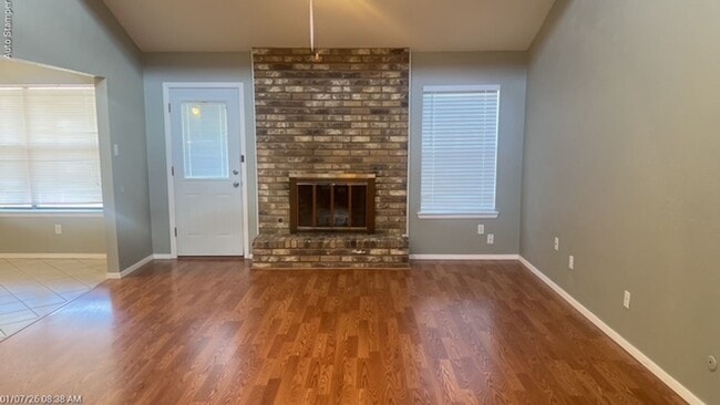 Building Photo - 3700 Dauphine Ct