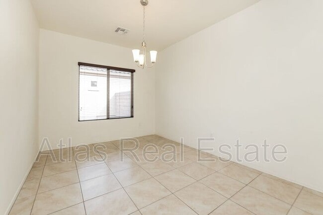 Building Photo - 9017 W Rolling Springs Dr