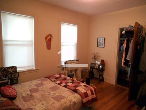 Foto del edificio - 300 N Harvard St